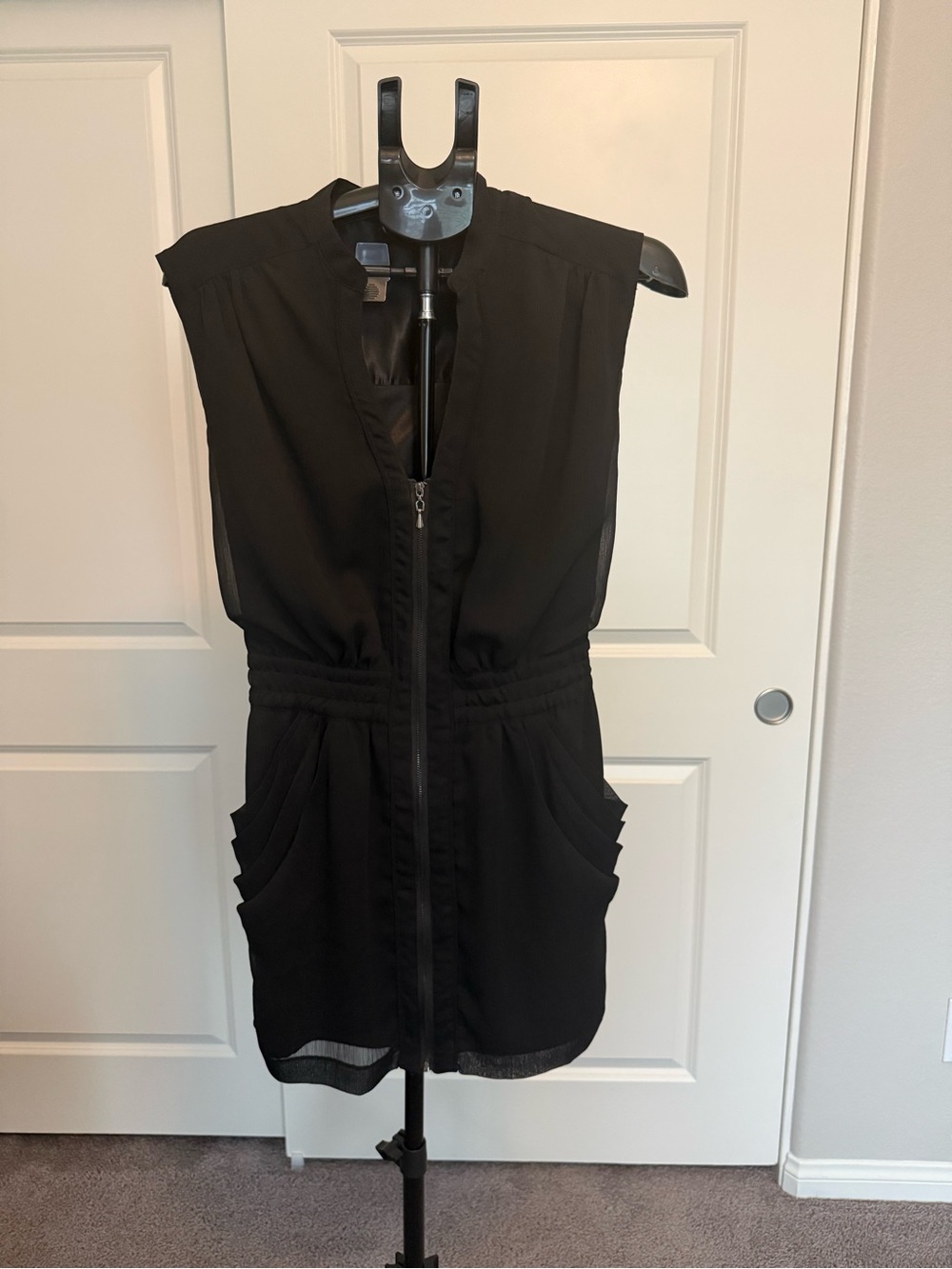Guess Black Sleeveless Zip-Front Mini Dress w/pockets (Sz 9)